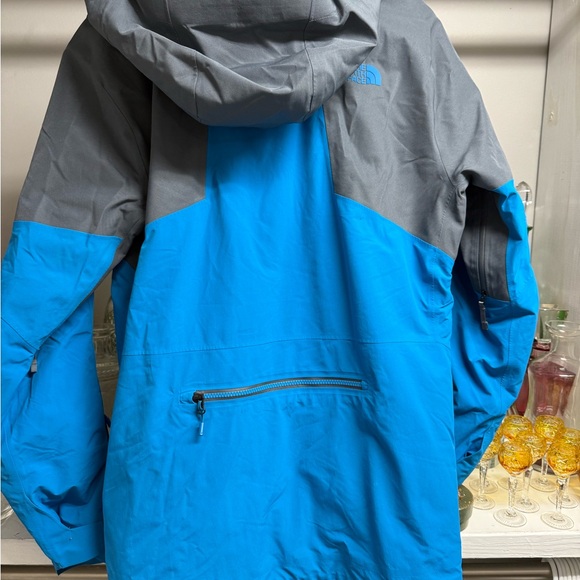 The North Face Men's Performance Jacket in Blue and Gray - Picture 6 of 13
